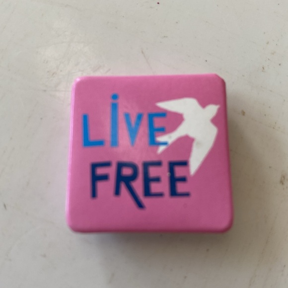 Vintage Novelty Button Pins Bundle of 4 - Picture 6 of 7